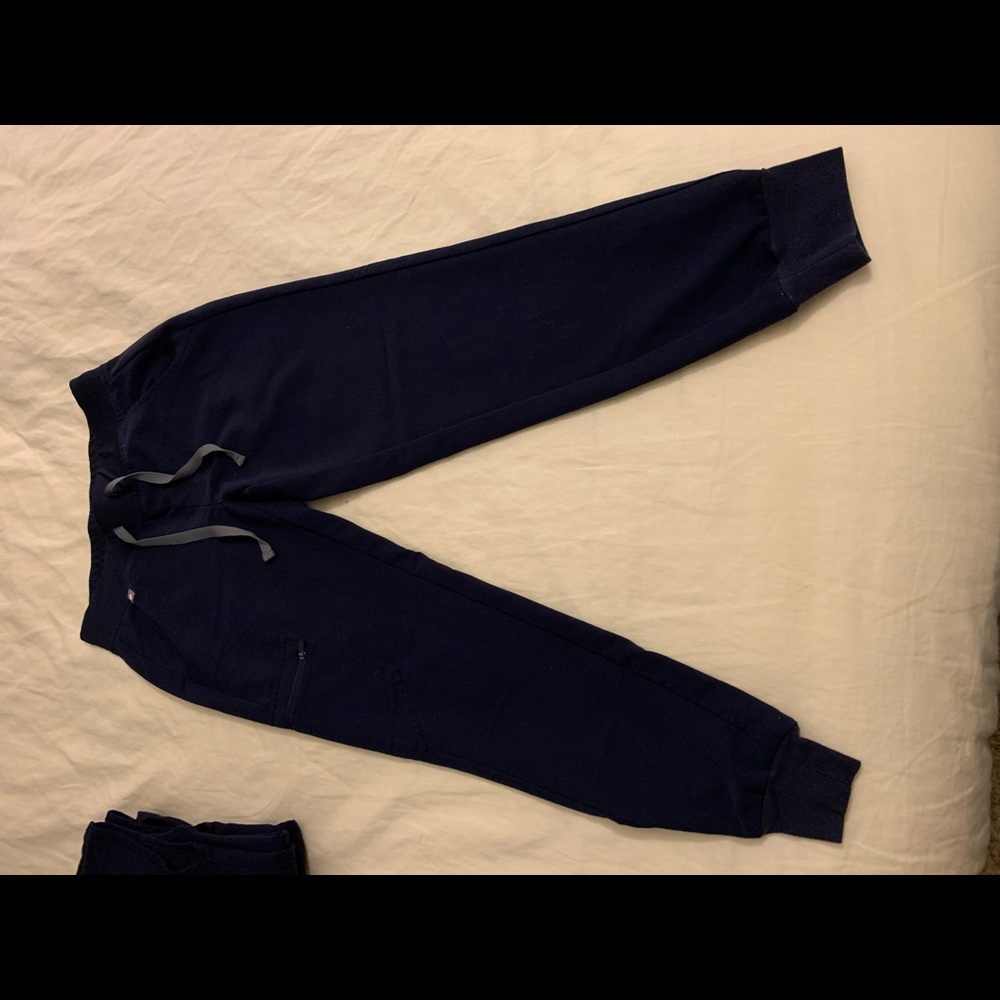 Figs Zamora joggers XS petite in navy